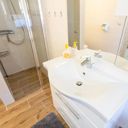 Apartment An Der Marina Kroslin